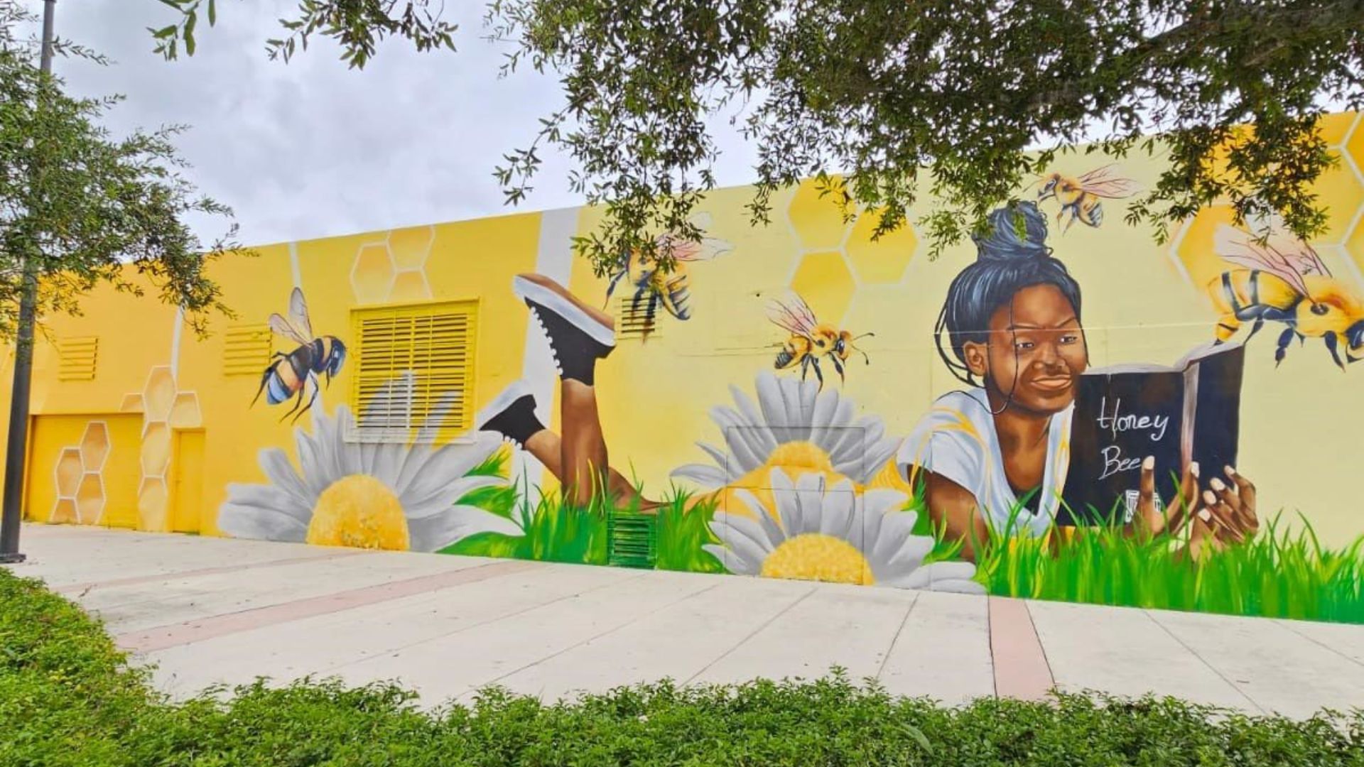 The Pompano Beach Cultural Arts Center is a lighthouse for creative expression and cultural development, attracting all arts enthusiasts